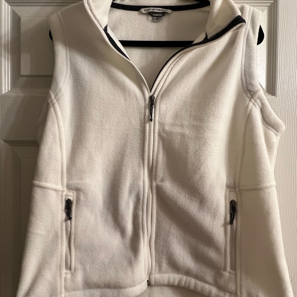 Port Authority Women’s White Fleece Vest Size L
